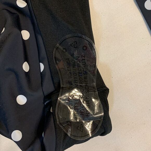 Black and white polkadot size medium NWOT 2-piece bikini - Picture 4 of 11